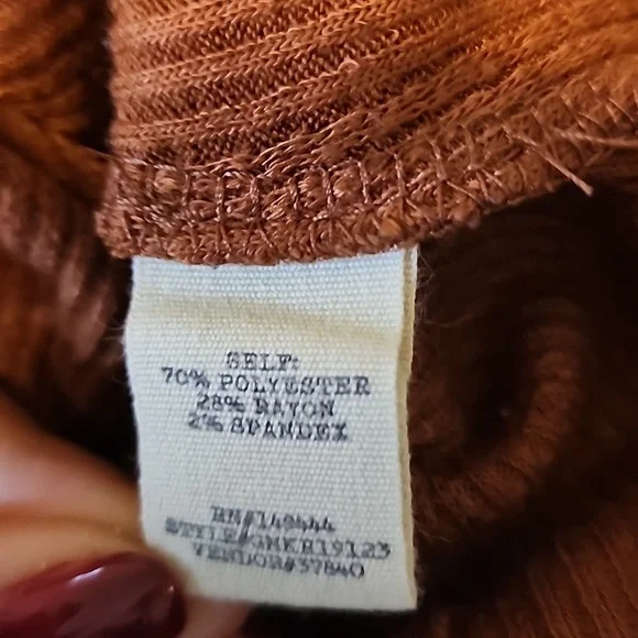 Buckle Gimmicks Womens Rust Ribbed knit Lace-Up Quarter Length Sleeve Top - Picture 10 of 11